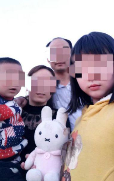 邹向科、唐美丽和孩子